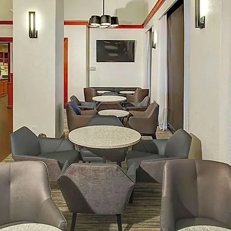Hyatt Select Opryland 3*
