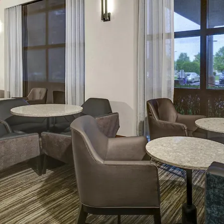 Hyatt Select Opryland 3*