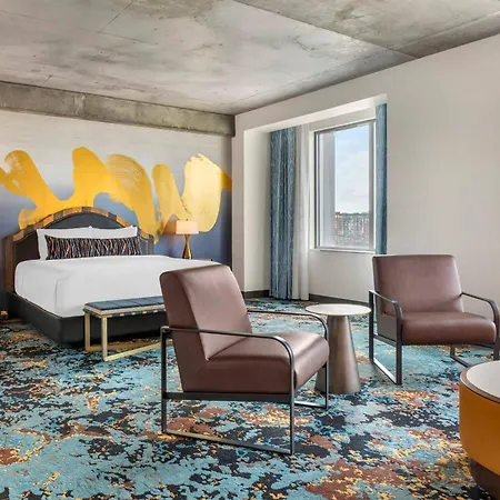 Hotel Cambria Downtown
