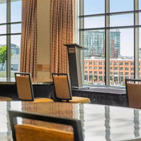 Cambria Downtown Hotel 4*