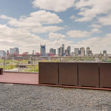 Furnished East Nashville Condo | Parking + Rooftop *