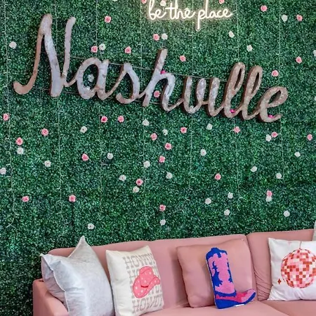 Apartment Spacious 3-story West End | Free Garage Parking For 2 | Walk To Vanderbilt & Music Row Nashville
