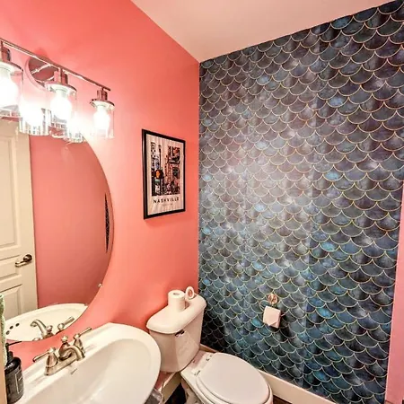 Spacious 3-story West End | Free Garage Parking For 2 | Walk To Vanderbilt & Music Row Apartment *