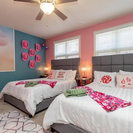 Apartment Spacious 3-story West End | Free Garage Parking For 2 | Walk To Vanderbilt & Music Row *