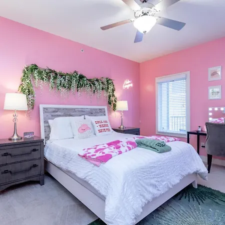 Apartment Spacious 3-story West End | Free Garage Parking For 2 | Walk To Vanderbilt & Music Row