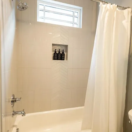 Heights Townhome With Free Parking & 3 Baths Apartment Nashville