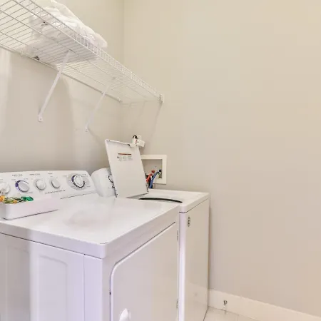 Spacious 3-story West End | Free Garage Parking For 2 | Walk To Vanderbilt & Music Row Nashville