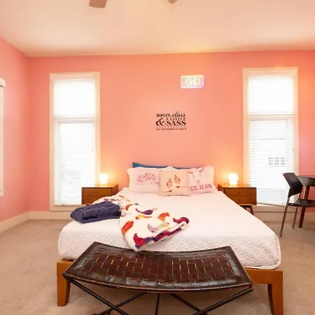 Pink Experience - West End Broadway & Restaurants