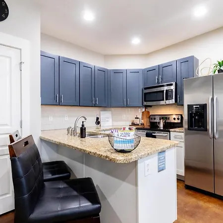 Apartment The Johnny Cash - Music Row District - Free Garage Parking - King Bed