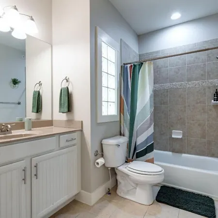 3-story West End | Free Garage Parking | Near Vanderbilt Medical *