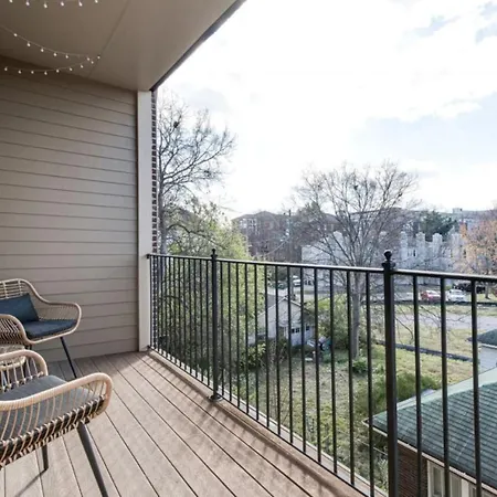 The Johnny Cash - Music Row District - Free Garage Parking - King Bed *