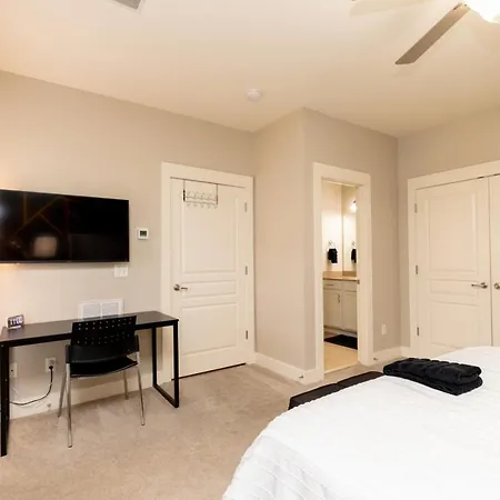 The Johnny Cash - Music Row District - Free Garage Parking - King Bed