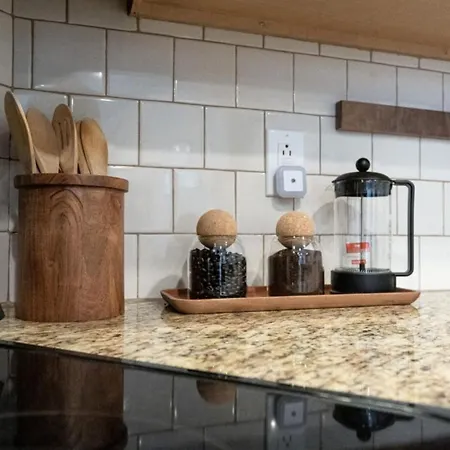 Apartment 3-story West End | Free Garage Parking | Near Vanderbilt Medical Nashville