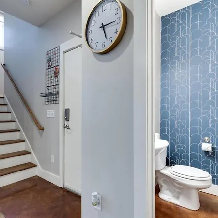 Three-level West End With Private Office And Free Secured Parking * Nashville
