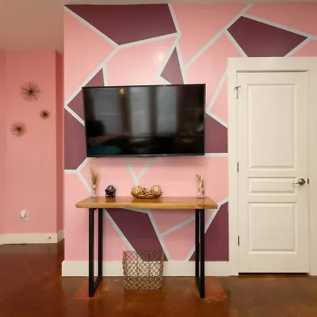 Pink Experience - West End Broadway & Restaurants *
