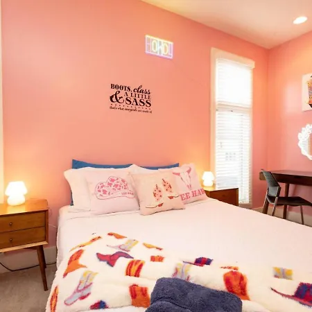 Pink Experience - West End Broadway & Restaurants * Nashville