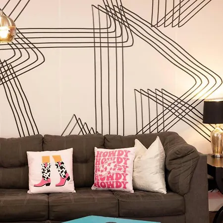 Pink Experience - West End Broadway & Restaurants
