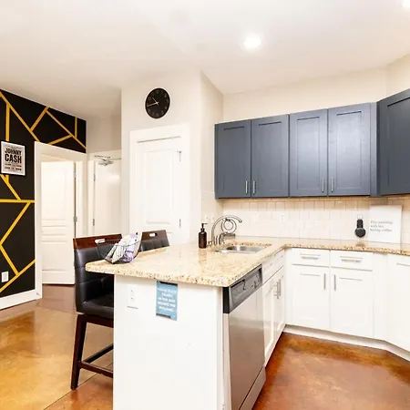 Apartment The Johnny Cash - Music Row District - Free Garage Parking - King Bed *