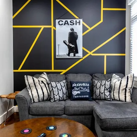 Apartment The Johnny Cash - Music Row District - Free Garage Parking - King Bed Nashville