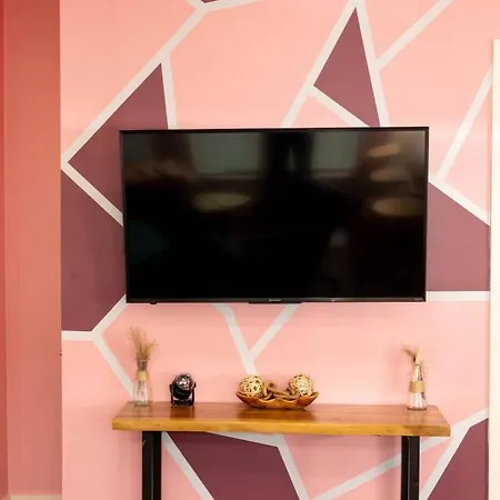 Pink Experience - West End Broadway & Restaurants Apartment *