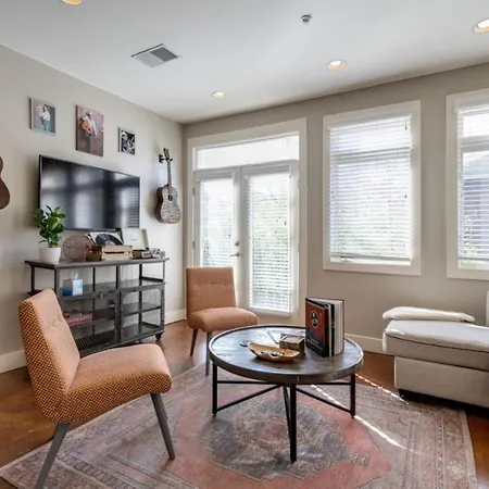 Modern 3-story West End - Free 2-car Garage Nashville