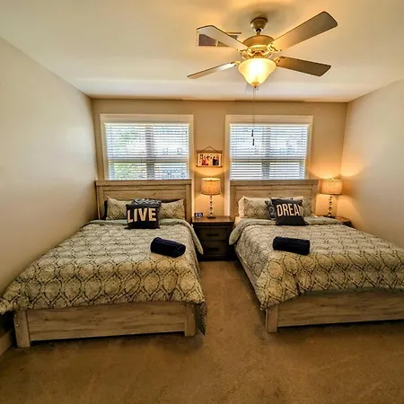 Modern 3-story West End - Free 2-car Garage Apartment