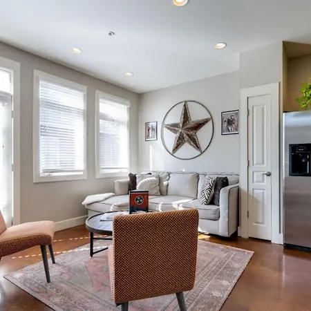 Modern 3-story West End - Free 2-car Garage Apartment Nashville