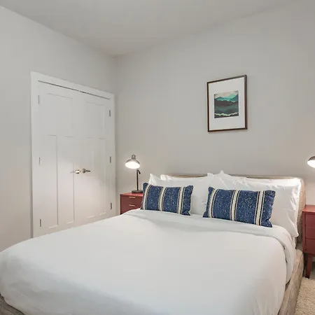 Cozysuites At Music Row Apartment