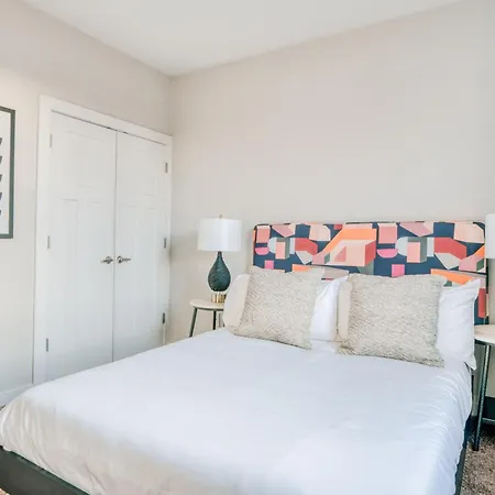 Apartment Cozysuites At Music Row