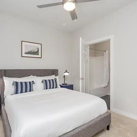 Cozysuites At Music Row Apartment