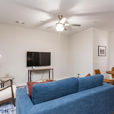 Apartment Cozysuites At Music Row