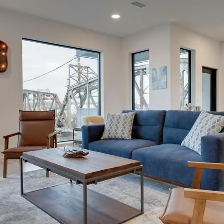 The Riverfront Vip - Walk To Broadway & Nissan Stadium - Free Garage * Nashville