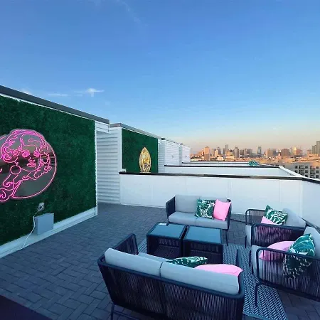 King & Queen 2 Homes - 24 Beds Views *