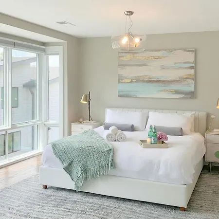 Holiday home Downtown Luxury - 10 Beds & Free Parking