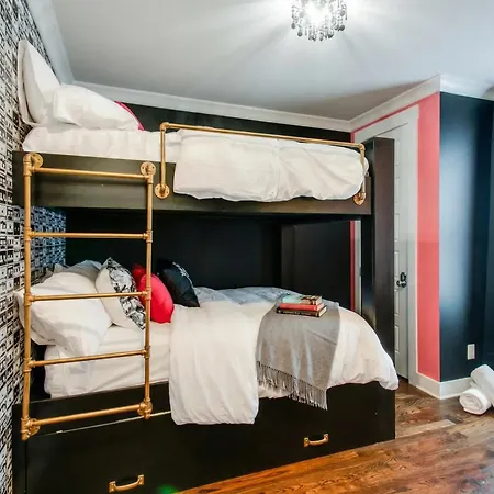 Holiday home Close To The Gulch - Book Today