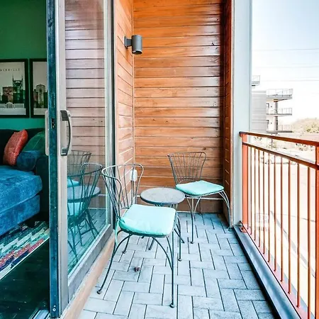 Holiday home Game And Skydeck - Book Today