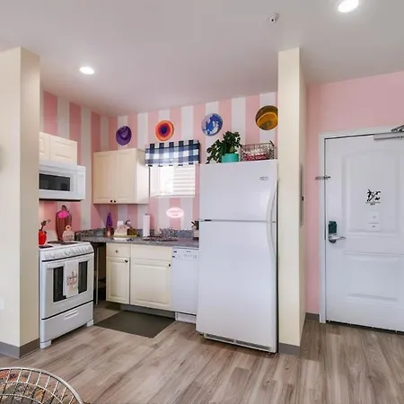 Apartment New 4 Bedroom Near Dt Walk To Restaurants *
