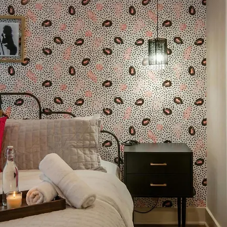 Close To The Gulch - Book Today *