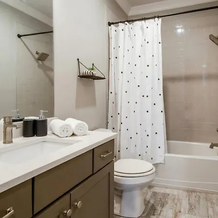 Close To The Gulch - Book Today Nashville