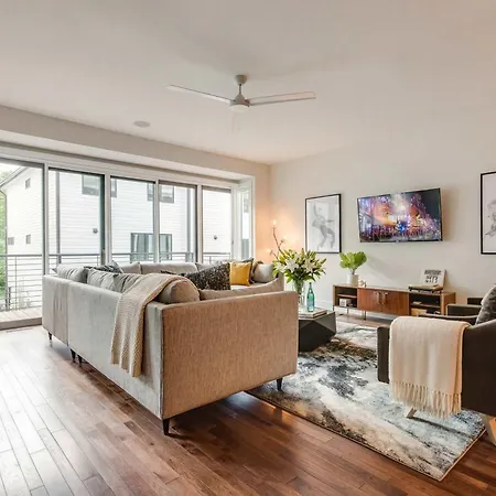 Downtown Luxury - 10 Beds & Free Parking Holiday home Nashville