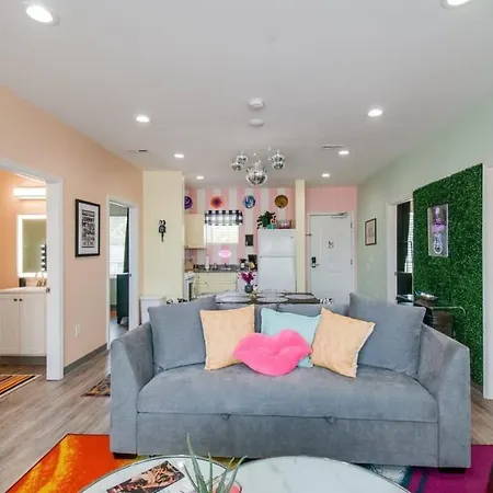 Apartment New 4 Bedroom Near Dt Walk To Restaurants Nashville