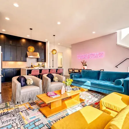 Holiday home New Nash Eras - Rooftop Decks With Hot Tub - 15 Beds *