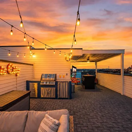Holiday home New Nashvegas Downtown Rooftop Views 13beds Nashville