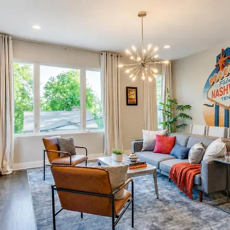 New Nashvegas Downtown Rooftop Views 13beds Holiday home *