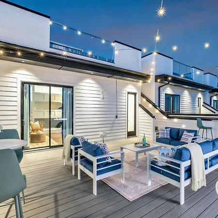 Holiday home New Nash Eras - 15 Beds - Hot Tub On Rooftop Deck