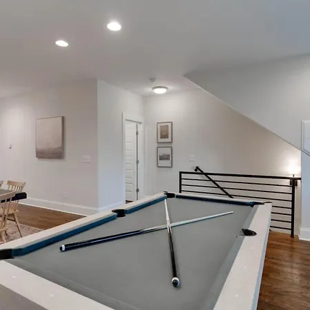 Unforgettable Townhome-close To Broadway-10 Beds!
