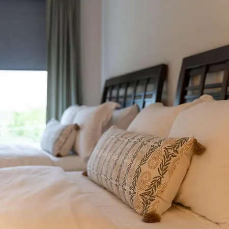 Holiday home Unforgettable Townhome-close To Broadway-10 Beds!