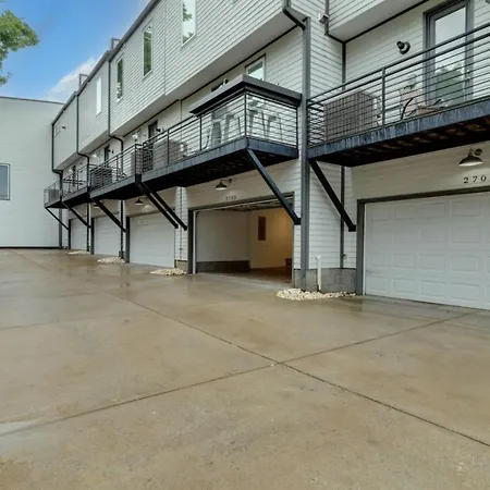 Unforgettable Townhome-close To Broadway-10 Beds!