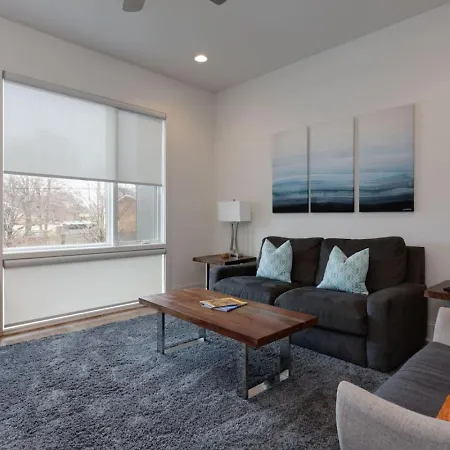 Holiday home Beautiful 3 Bedroom! Near Broadway-12th S-gulch *