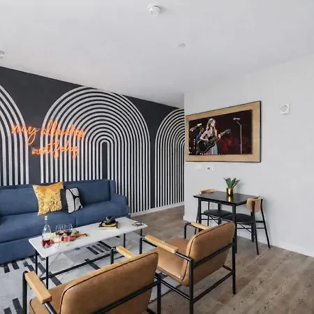 Vinyl - Rooftop Pool - Gym - On Music Row Nashville
